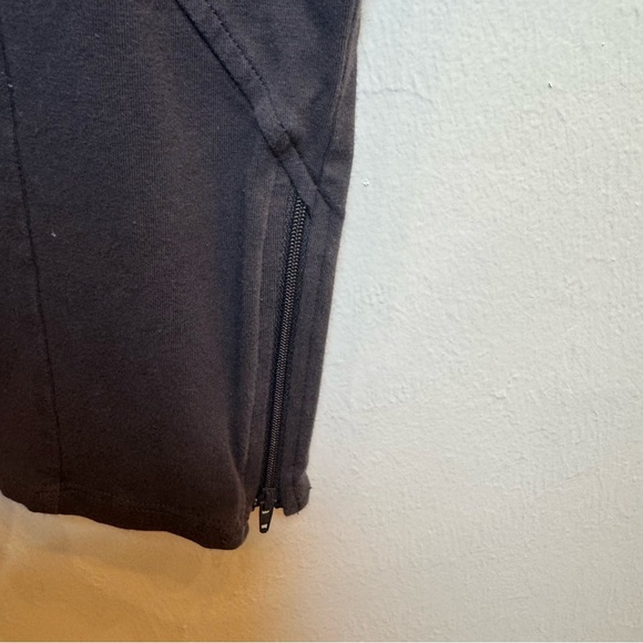 Eileen Fisher Dark Gray Pull on Zip Hem leggings Womens Small‎ Pull On Stretch - Picture 2 of 4